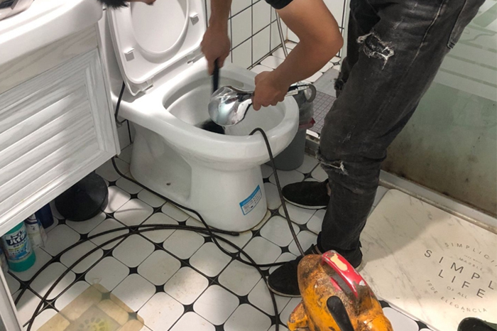 彭场镇马桶堵塞自己疏通还是找师傅？专业上门服务让你省时更省心
